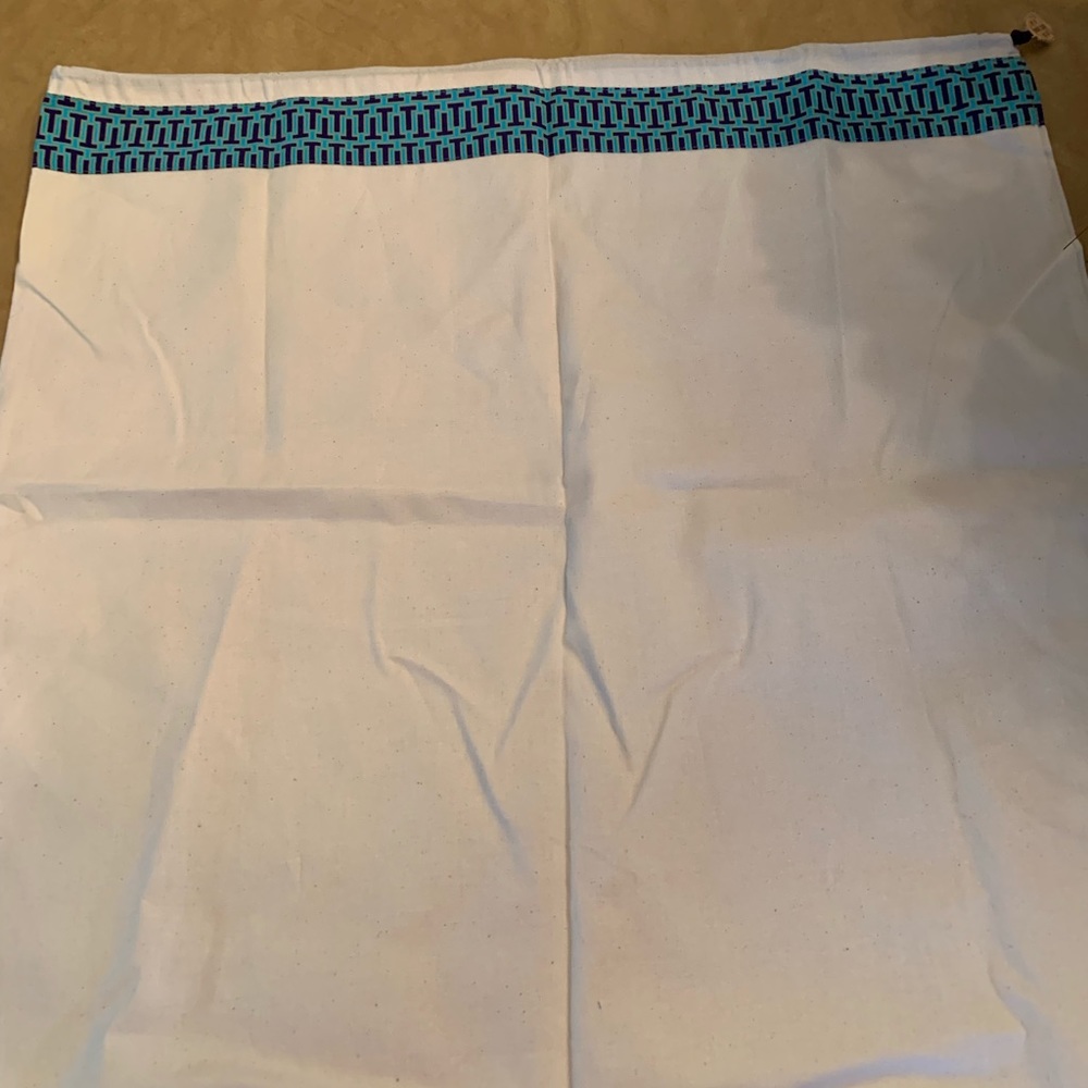 Tory Burch LARGE Dust Cover, New with attached TB Charm…